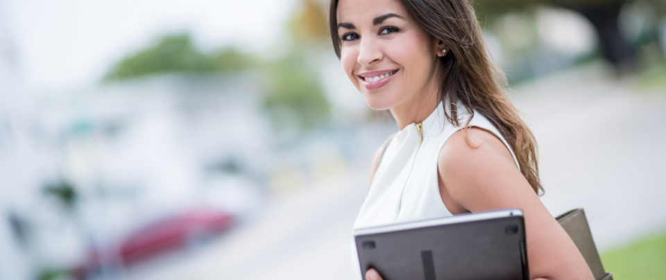 Personalitia -Del dress code híbrido a la ‘office siren’ cómo evoluciona la vestimenta empresarial en 2026